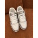 Louis Vuitton diamond surface sneakers according to the original 1:1 development of cow leather shoes durable without deformation