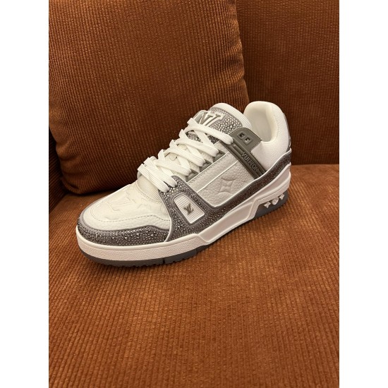 Louis Vuitton diamond surface sneakers according to the original 1:1 development of cow leather shoes durable without deformation