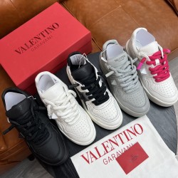 New Color Valentino Garavani ONE STUD Low top thick sole calfskin sneakers